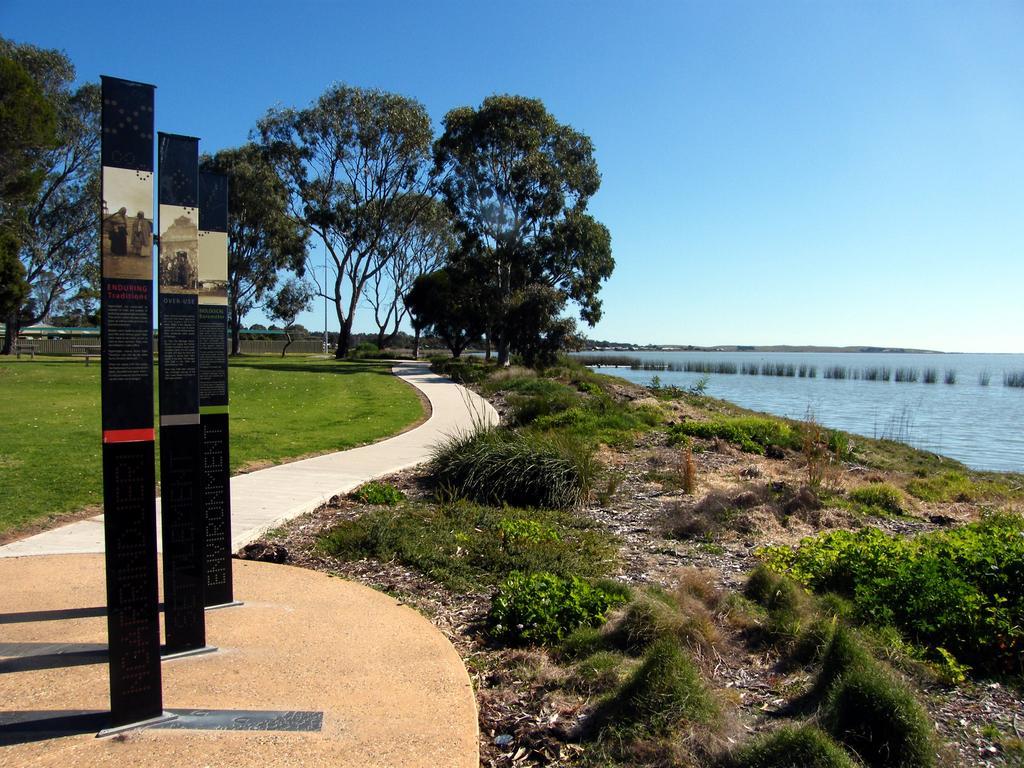 Coorong Waterfront Retreat Villa Meningie Kültér fotó