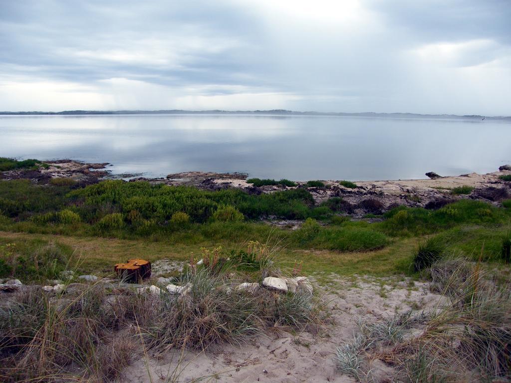 Coorong Waterfront Retreat Villa Meningie Kültér fotó